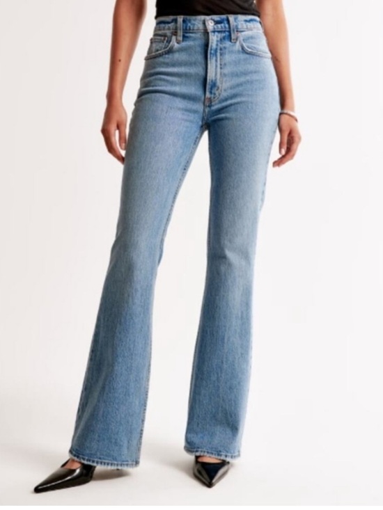 Abercrombie & Fitch Denim - Abercrombie the 70s Vintage Flare
Ultra High Rise Jeans Size 8/29